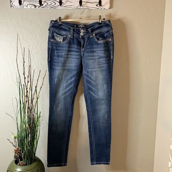 WALLFLOWER jeans size 7 two front buttons low rise crocheted embellished - Picture 2 of 14